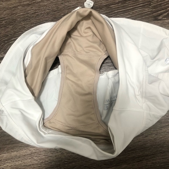 Lululemon x BANTAMS SWIMMING & DIVING White Speed Up Shorts 6 Regular - Picture 7 of 7